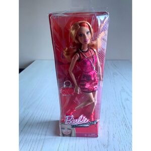 2012 Mattel Barbie Fashionista Red Head Barbie New in Box (Read Description)